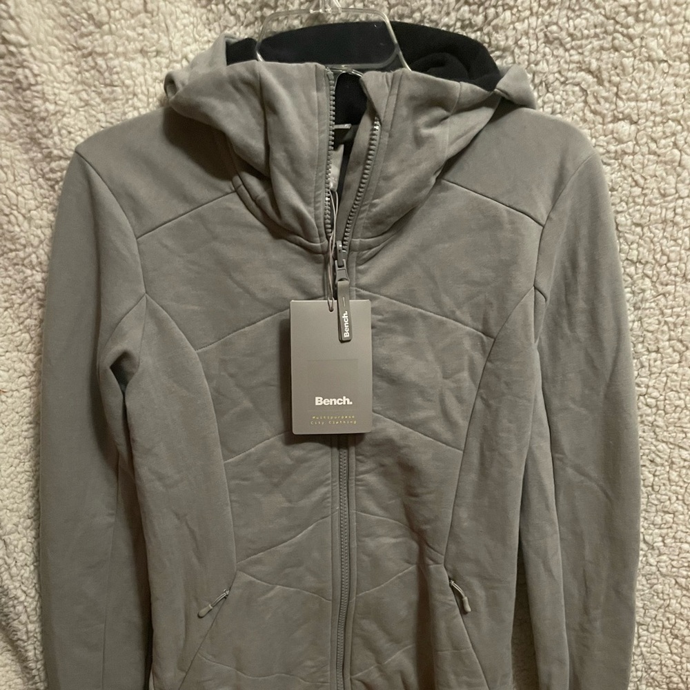 15BW.- Bench Rumor Jacket. Size Small